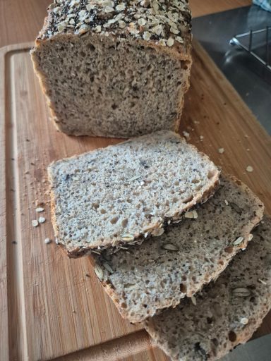 Anschnitt no-knead Körnerbrot